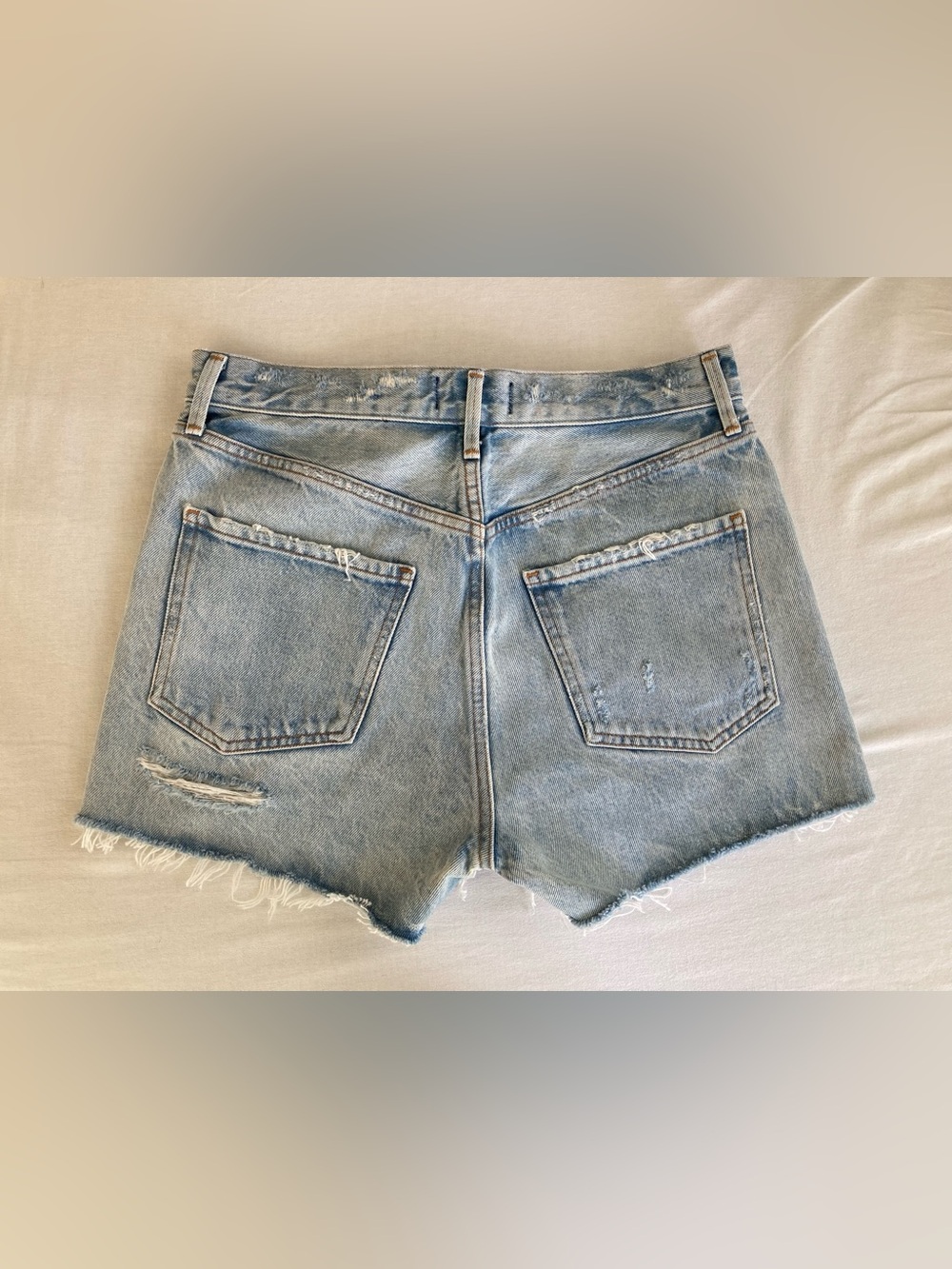 Agolde Jaden High Rise Distressed Shorts in Broken 27 - Picture 2 of 12